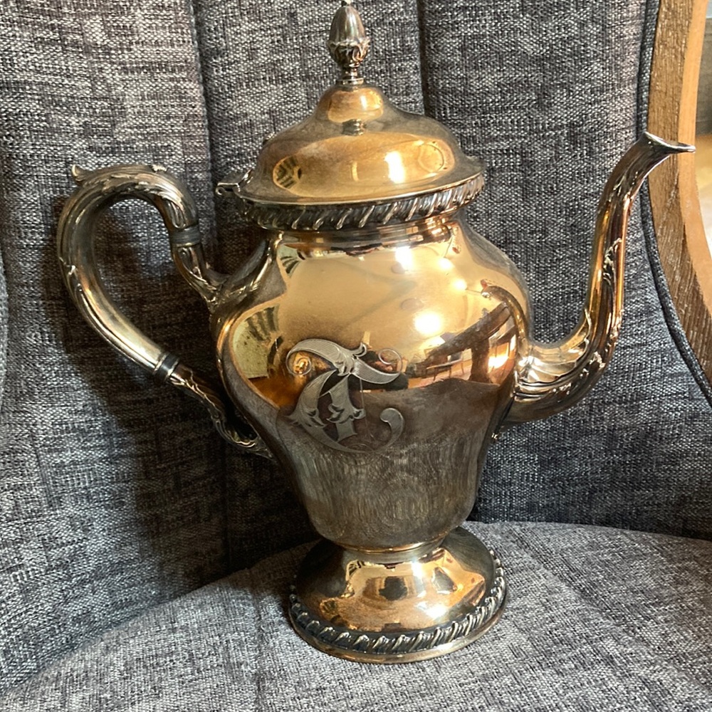 International Silver Plated 9 Cup Coffee